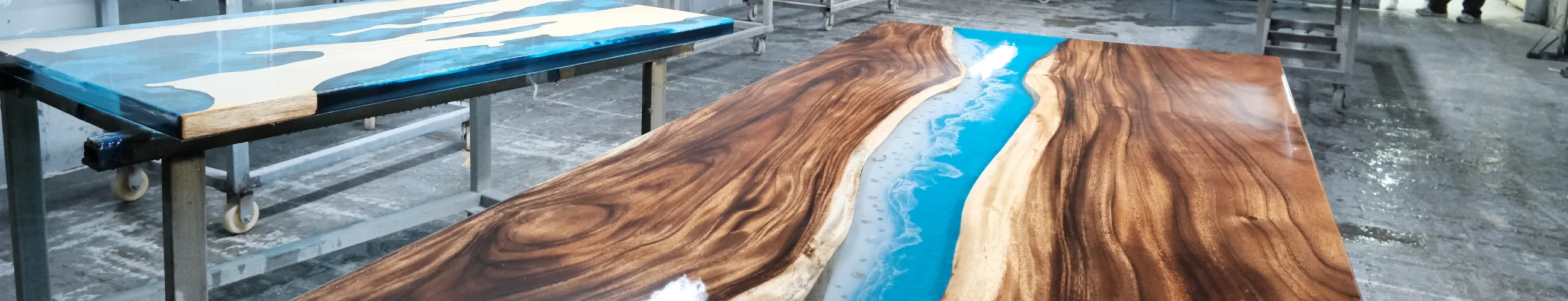 Wood and resin table craftsmanship reference